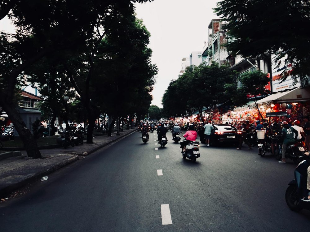 vietnam website layout density comparison
